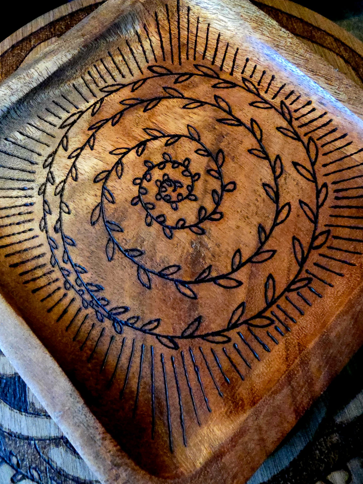 Spiral Growth Offering Tray with Stone Trio