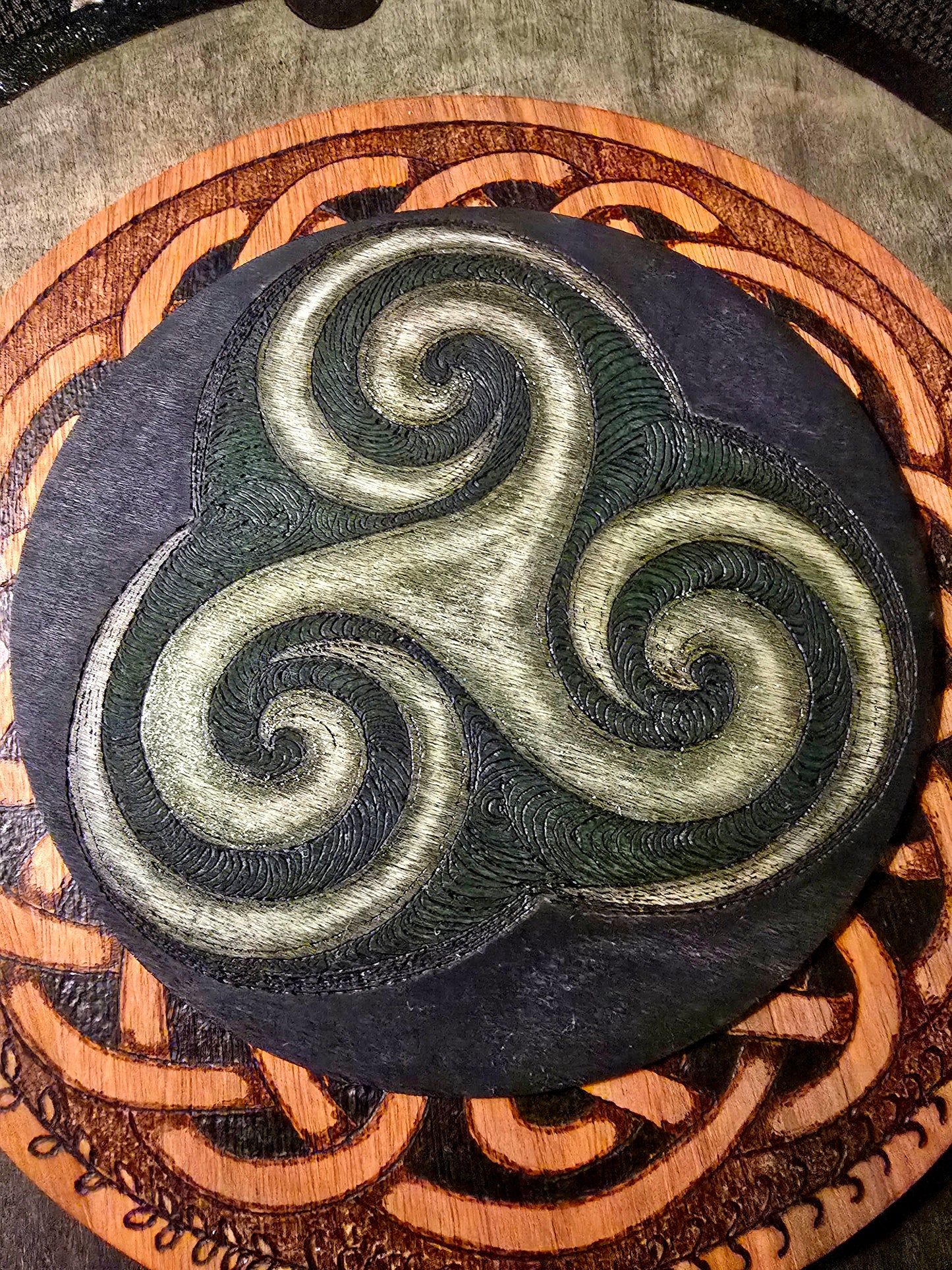 Triskelion Altar Tile: Verdant Variant